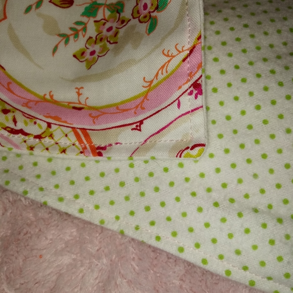 Homemade Green and Pink China Plates Baby Blankets - Picture 5 of 6